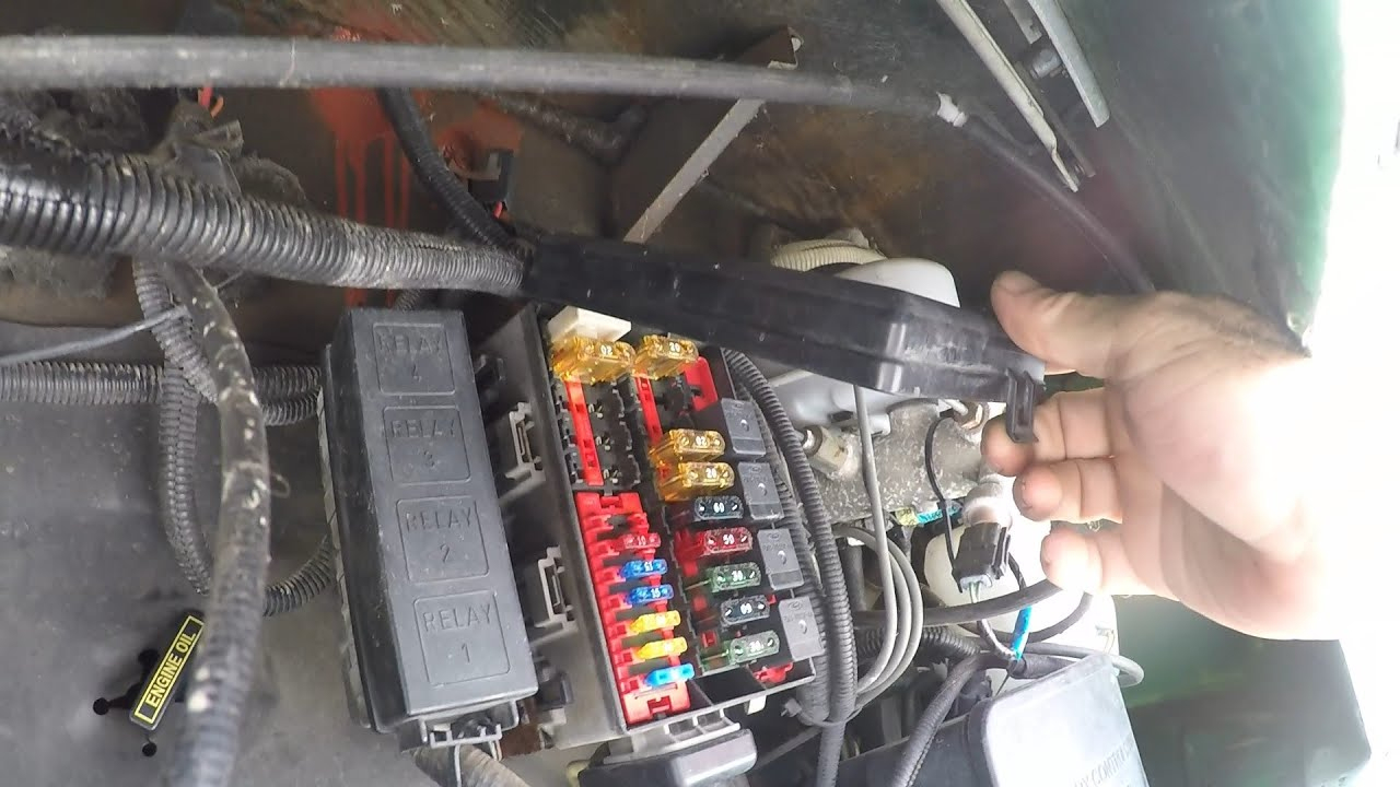 1997 F53 Chassis Fuse Box Locations - Youtube - Fleetwood Motorhome Wiring Diagram Fuse
