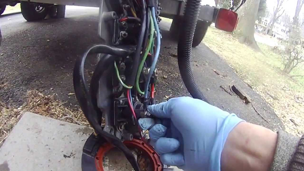 How To Raise Mercury Outboarddirect Connecting The Battery To - Mercury Outboard Power Trim Wiring Diagram